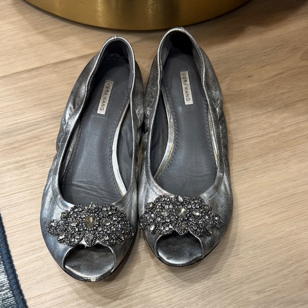 Vera Wang Metallic Silver Crystal-Plaque Peep-Toe Flats